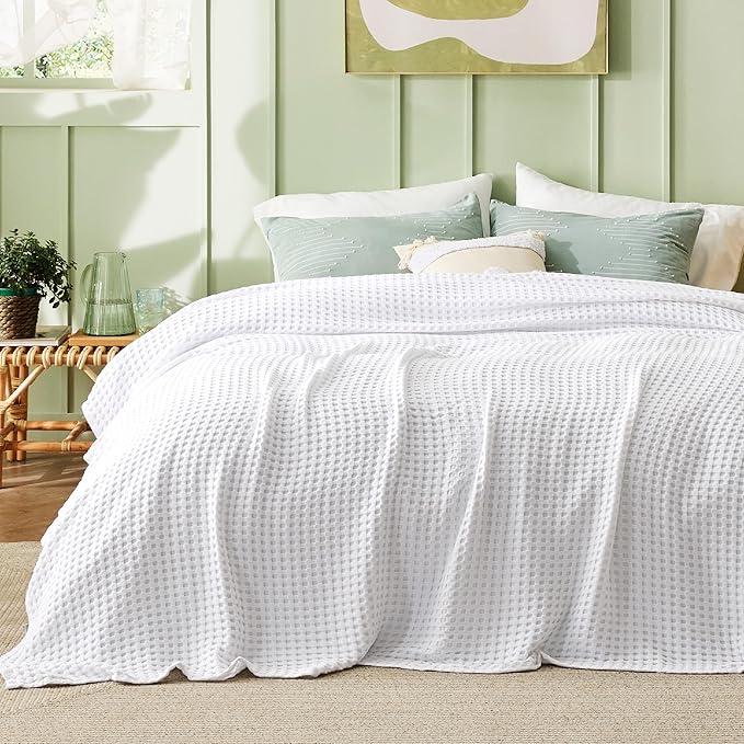 Bedsure Cooling Cotton Waffle Full Size Blanket - Lightweight Breathable Blanket of Rayon Derived from Bamboo for Hot Sleepers, Luxury Throws for Bed, Couch and Sofa, White, 80x90 Inches