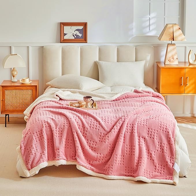 UKELER Sherpa Bed Blanket 80 × 90 inch, Ultra Soft Queen Size Throw Blankets for All Season, Cozy Plush Checkered Fleece Blanket for Bedroom Living Room Dorm Hostel Sofa Camping, Camel