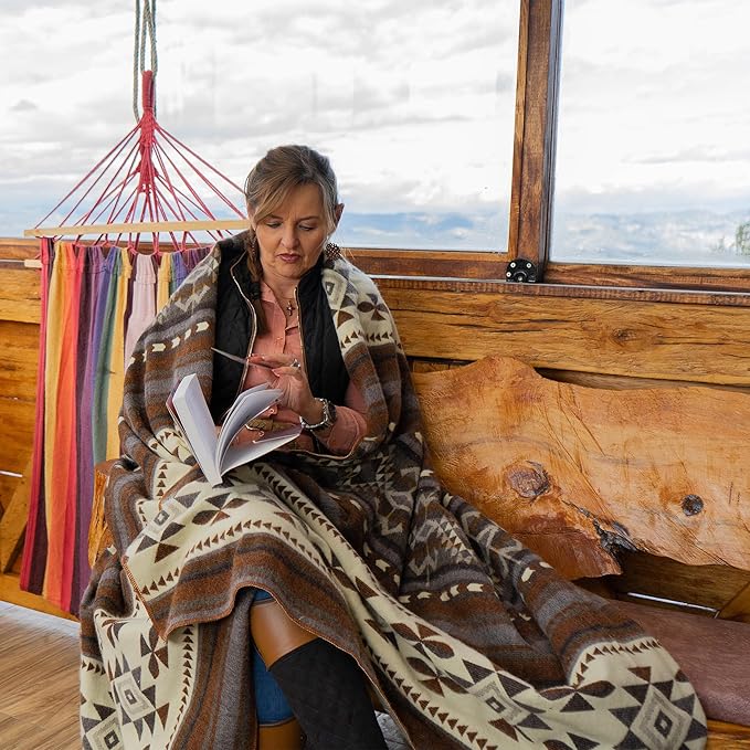Alpaca Blanket - Premium Alpaca Wool Throw Blanket for Cozy Comfort - Warm Alpaca Wool Blanket - Variegated - Made by Artisans in The Heart of The Mountains of Ecuador