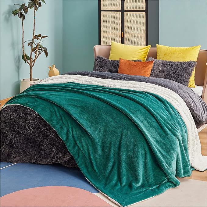 Bedsure GentleSoft Sherpa Fleece Blankets King Size for Bed - Thick and Warm, Soft Fuzzy Plush King Christmas Blanket for Winter, Forest Green, 108x90 Inches