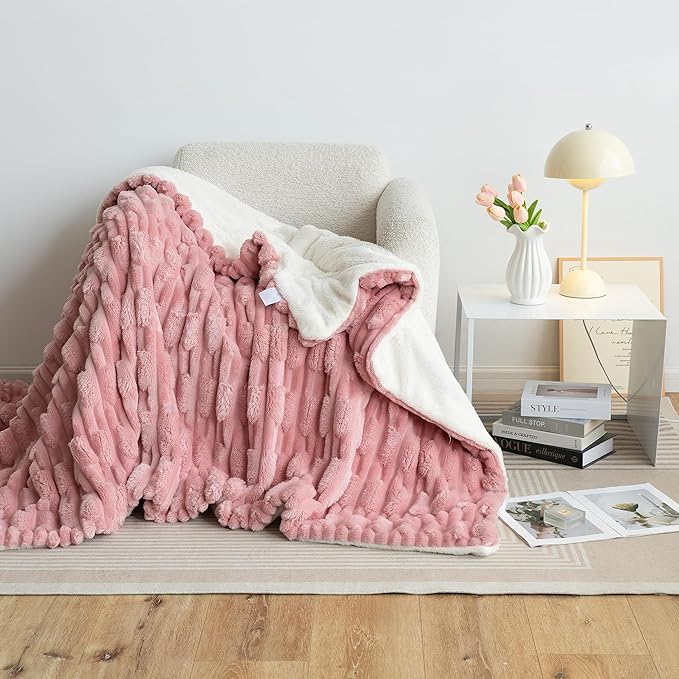 UKELER Sherpa Bed Blanket 80 × 90 inch, Ultra Soft Queen Size Throw Blankets for All Season, 610 GSM Cozy Plush Striped Fleece Blanket for Bedroom Living Room Dorm Hostel Sofa Camping, Off White
