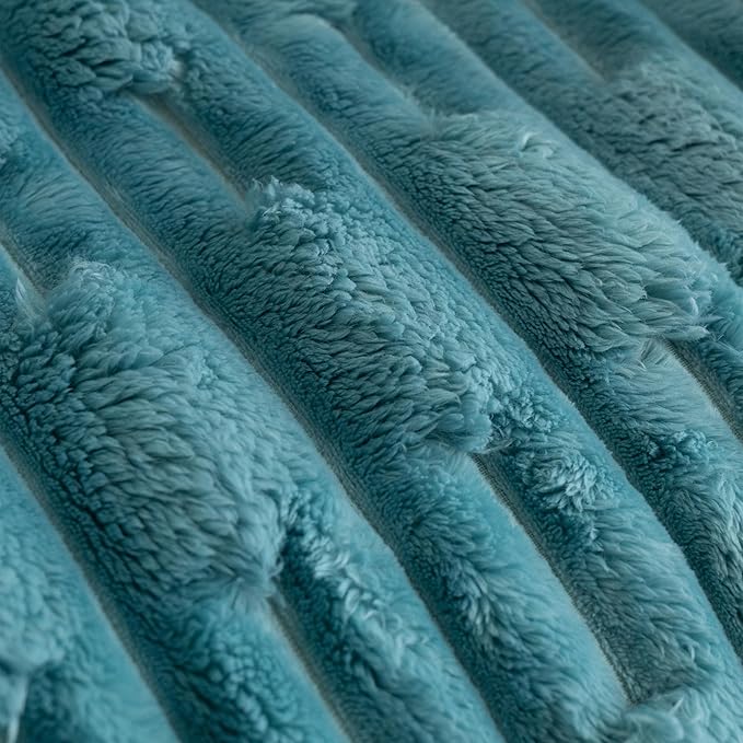 UKELER Cozy Sherpa Bed Blanket Queen Size 80 x 90 inch, Thick Striped Throw Blanket for Bed Couch Sofa Camping, Great Gift for Mother's Day, Father's Day, Thanksgiving, Christmas,New Year's Day, Blue