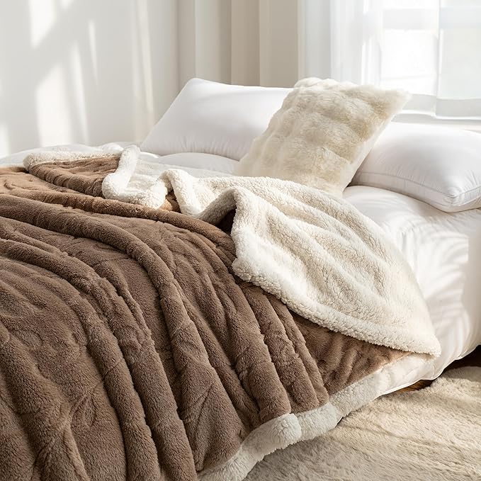 UKELER Sherpa Fleece Blanket 60 × 80 inch, Ultra Soft Twin Size Bed Blanket for All Season, Cozy Plush Floral Throw Blankets for Bed Couch Sofa Office Camping, Coffee