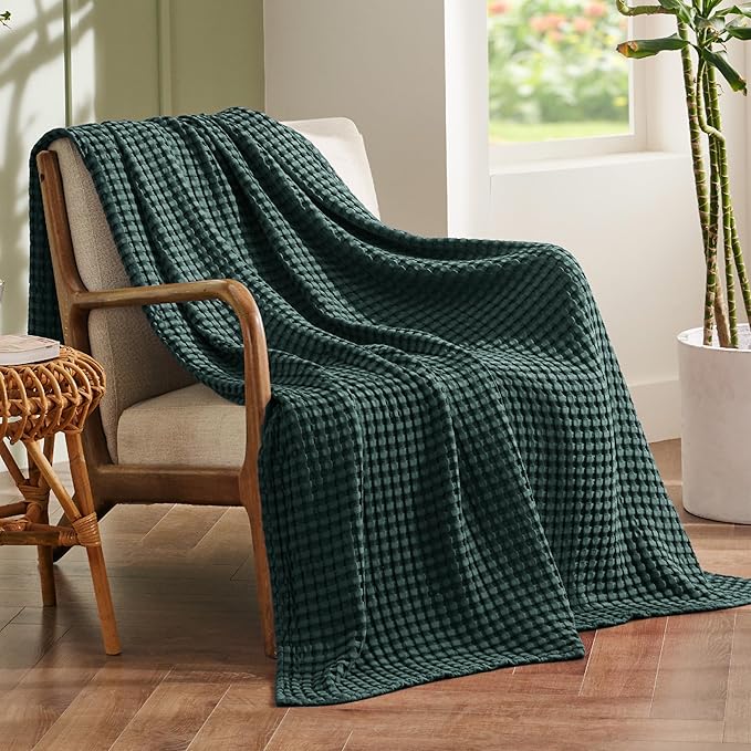 Bedsure Cooling Cotton Waffle Twin XL Blanket - Lightweight Breathable Blanket of Rayon Derived from Bamboo for Hot Sleepers, Luxury Throws for Bed, Couch and Sofa, Dark Green, 66x90 Inches