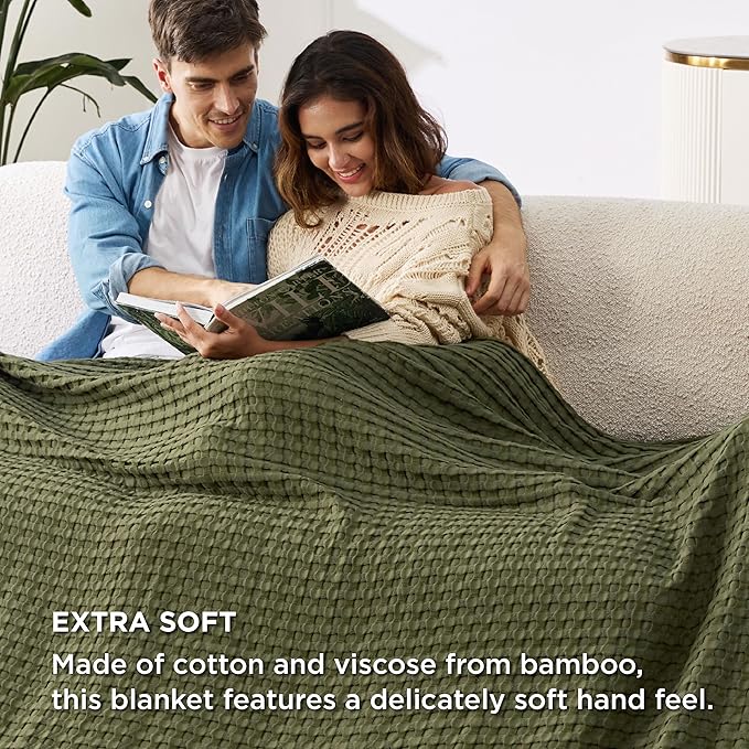 Bedsure Cooling Cotton Waffle Oversized King Blanket - Lightweight Breathable Rayon Derived from Bamboo for Hot Sleepers, Luxury Throws for Bed and Sofa, Green, 120x96 Inches