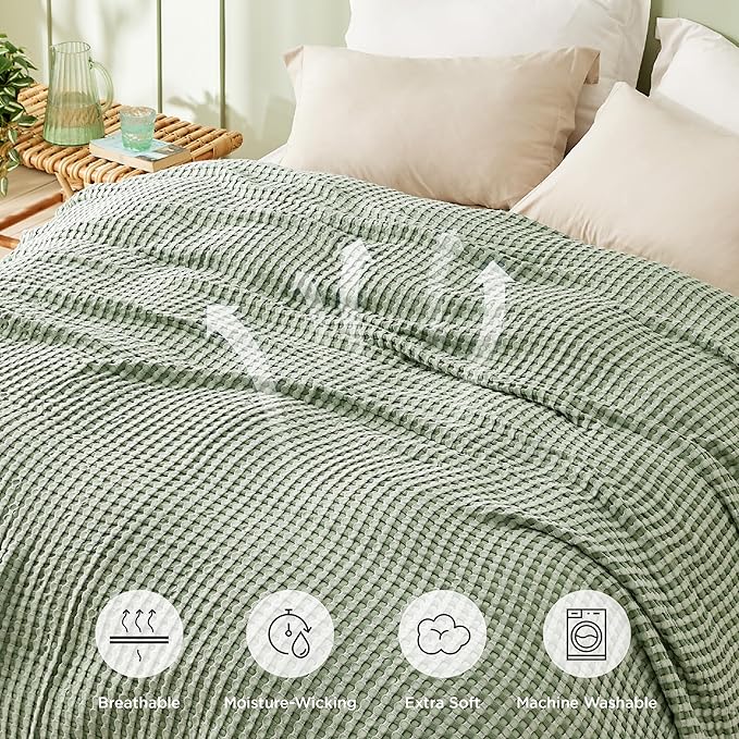 Bedsure Cooling Cotton Waffle Queen Size Blanket - Lightweight Summer Blanket of Rayon Derived from Bamboo for Hot Sleepers, Luxury Throws for Bed, Couch and Sofa, Forest Green, 90x90 Inches