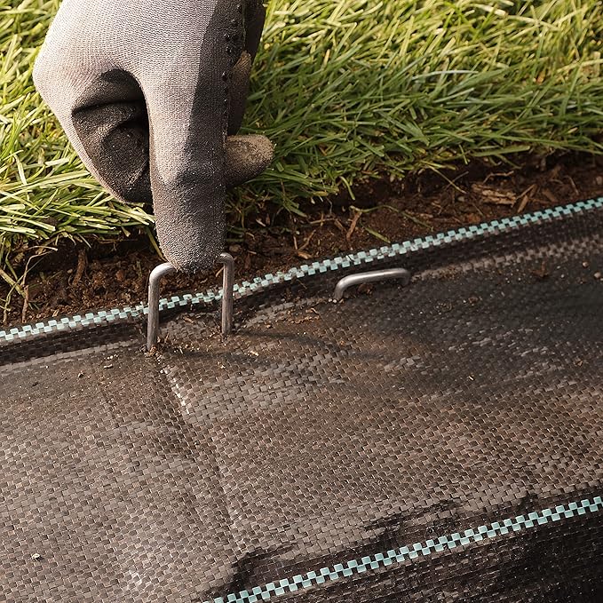 GardenMate 250-Pack Anti-Rust 6'' 11 Gauge Heavy-Duty Flat-Top U-Shaped Garden Stakes Staples Spikes Pins Pegs - Ground Stakes for Anchoring Landscape Fabric